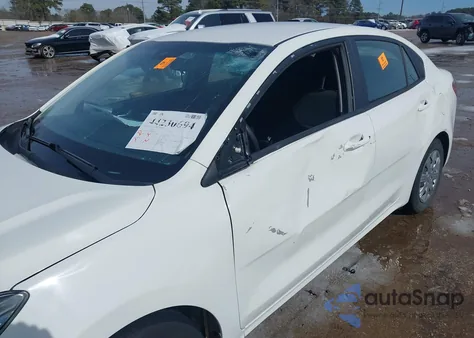 2021 Kia Rio Lx z USA, uszkodzony, nr VIN 3KPA24AD6ME422472